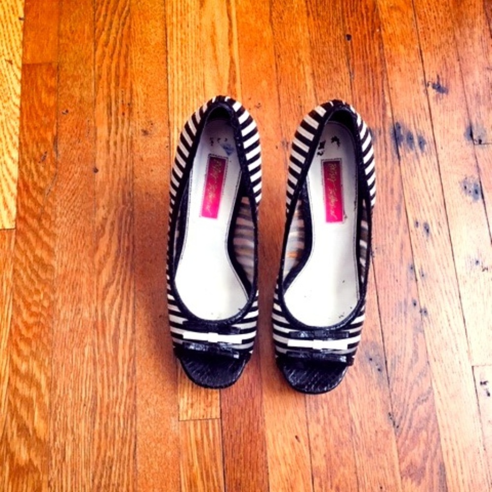 Betsey Johnson Platform Peep Toe Stripe Pumps 7.5